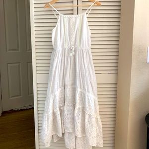 Maxi embroidered white dress